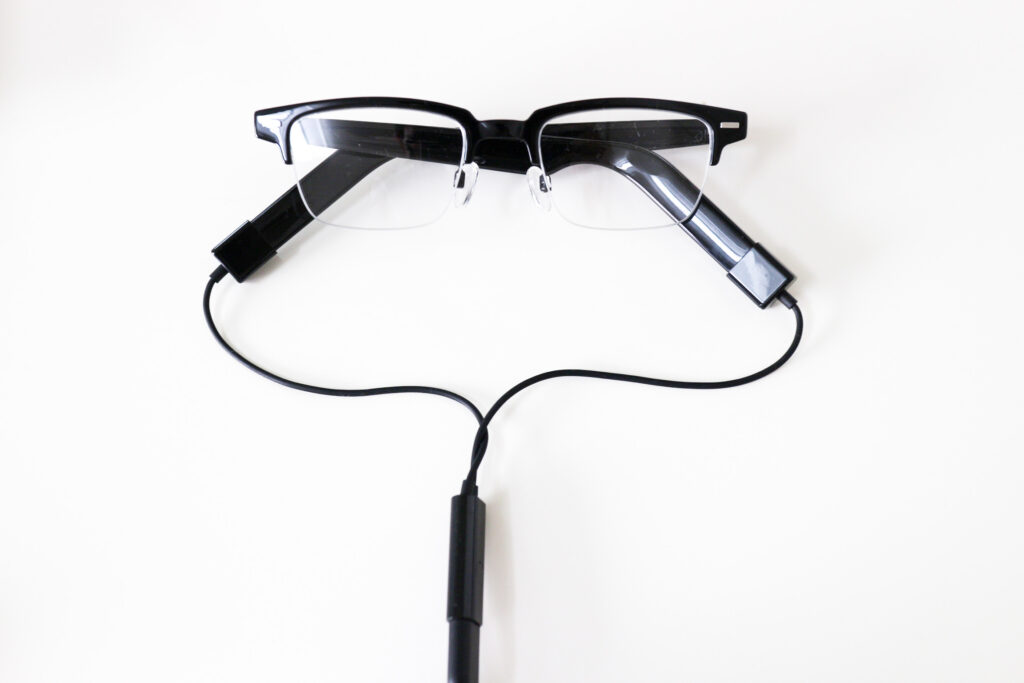 HUAWEI Eyewearを充電