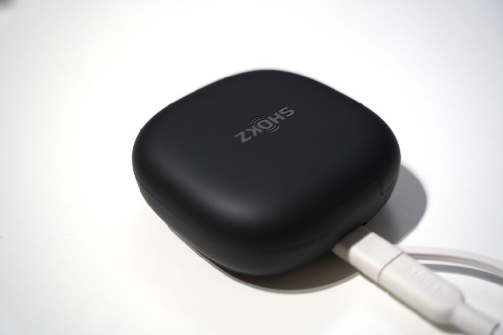 OpenFit 2+のUSB-C充電