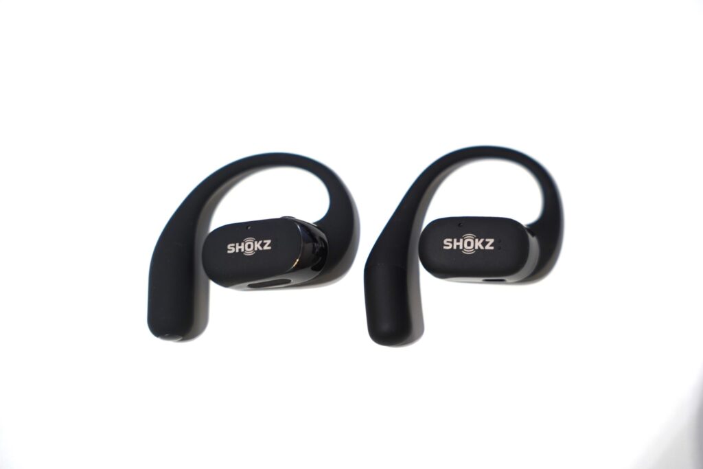 OpenFit 2+とOpenFitの正面