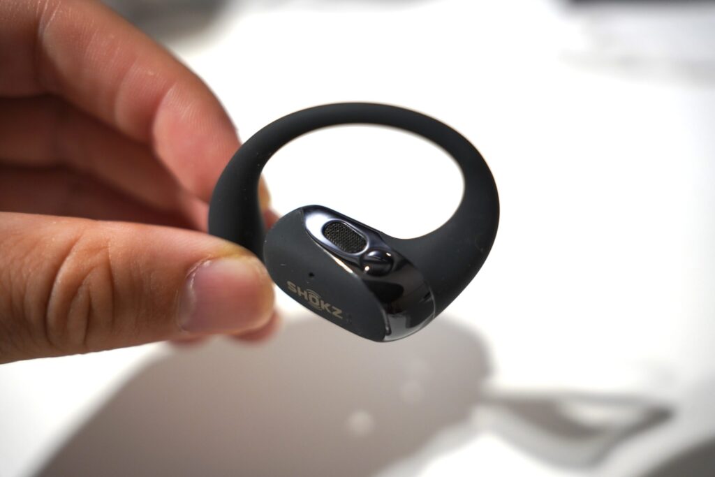 OpenFit 2+のスピーカー部分上面