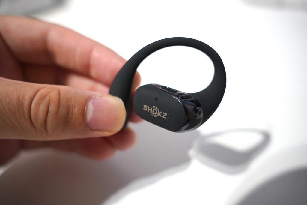 OpenFit 2+のスピーカー部分側面